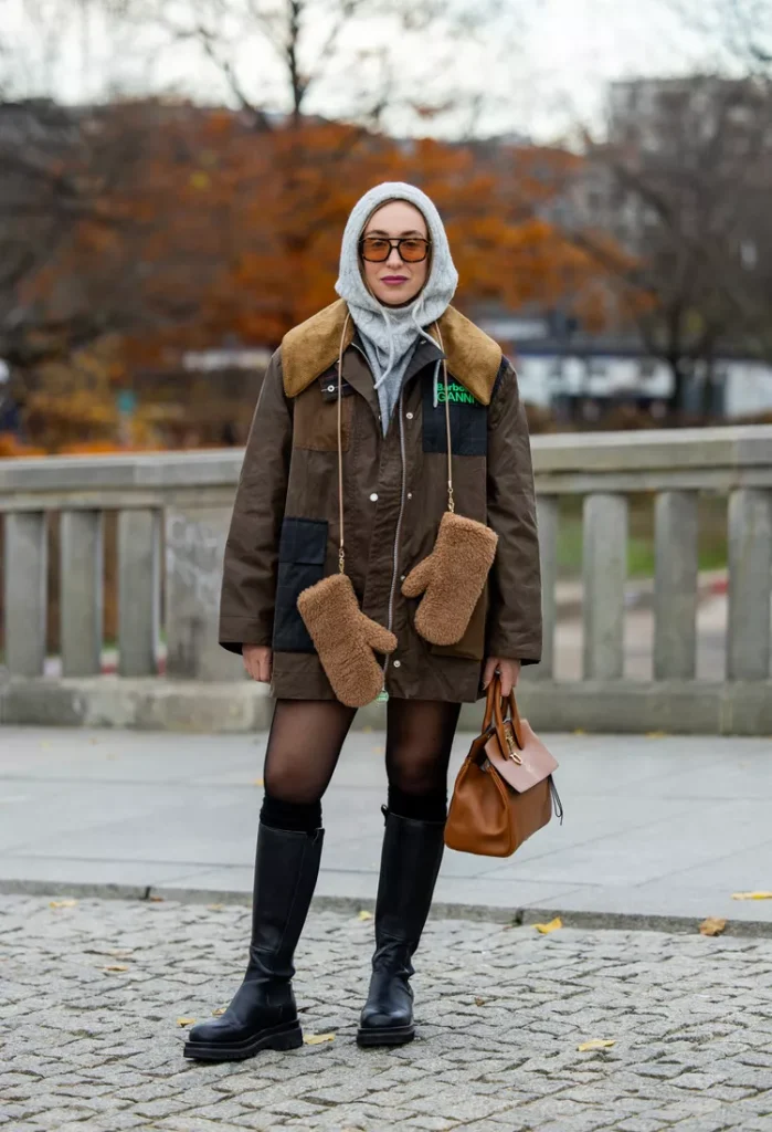 Mocha mousse outfit in layers 