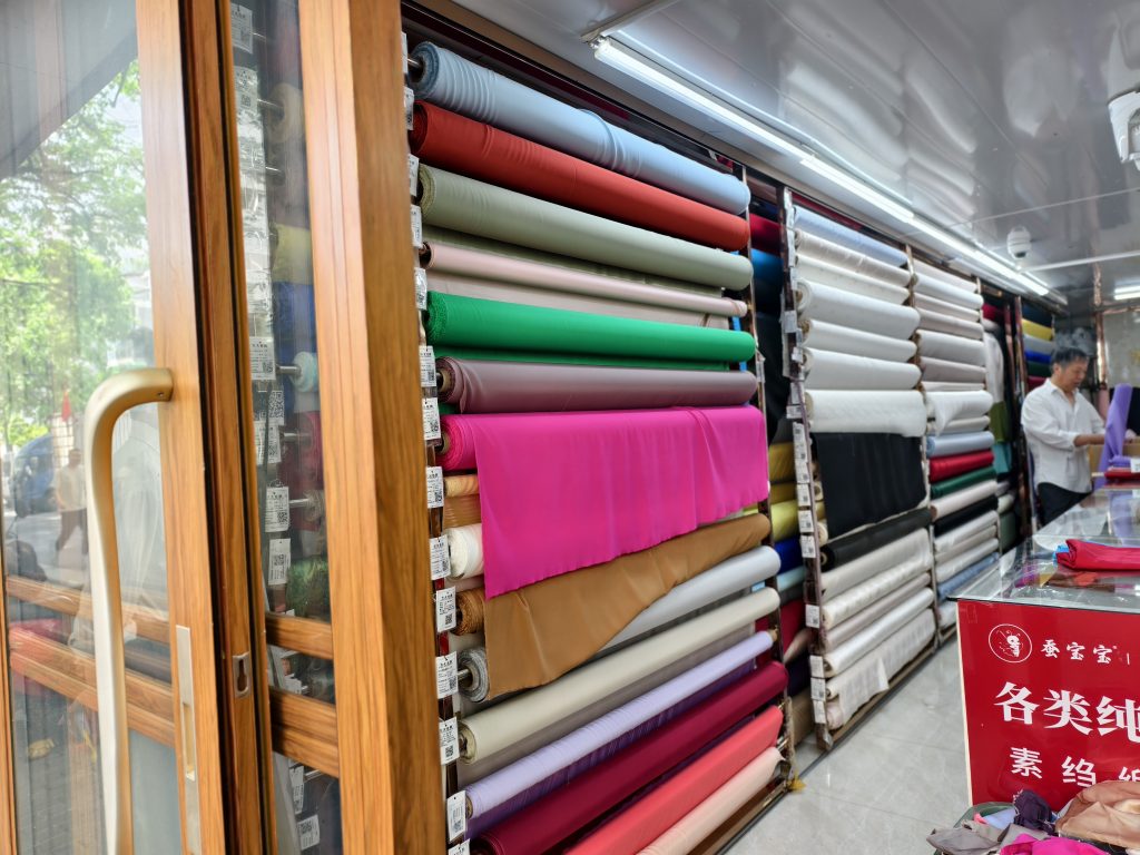 Main Market Trade Report of Genuine Silk Satin (2024) 6 方大档口图及附近档口图 10