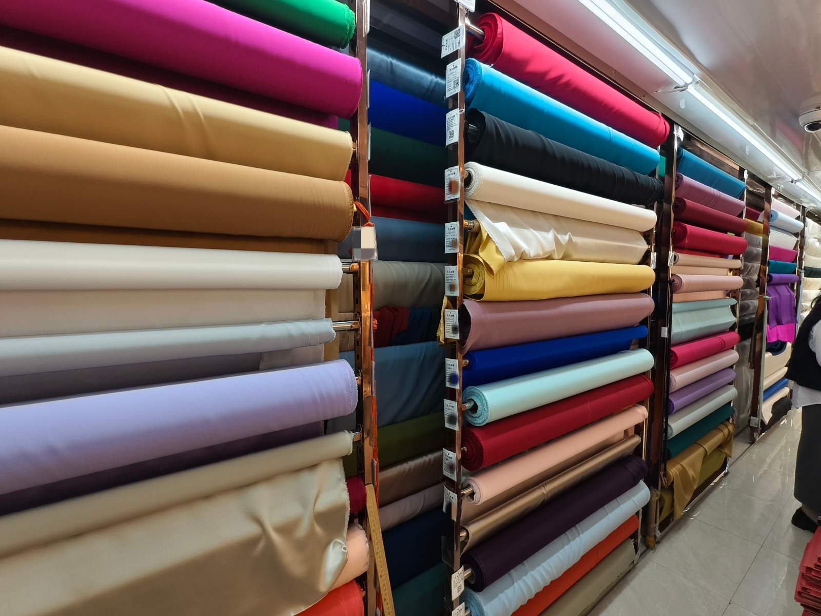 Imported Silk Yarn and Materials for Italian Market