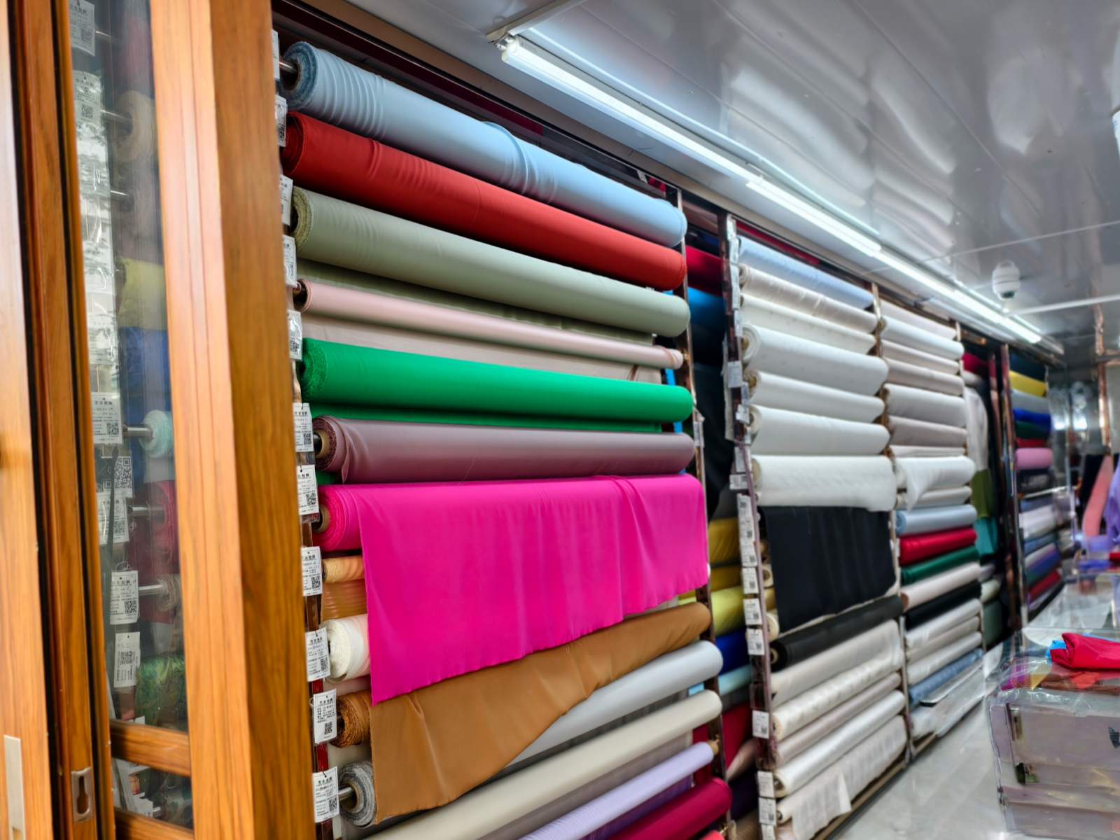 China Silk Fabrics Export Trends 2024